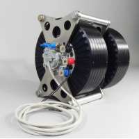 EMRAX 228    馬達(dá) 228 (109KW | 230NM)兩個(gè)電機(jī)可以堆疊在一起，以實(shí)現(xiàn)雙倍的功率/扭矩。